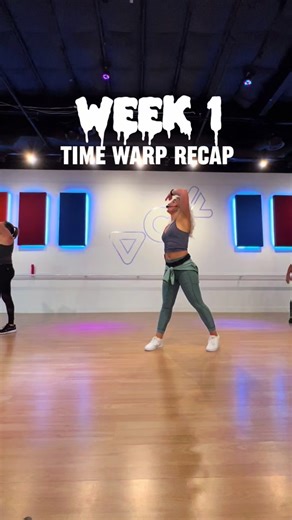 Teaching evryone to do the #timewarp 👀 round 1 #rockhorrorpictureshow #danceworkout #dancewitness #halloween