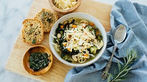 What to serve with soup? [2025] | QAQooking.wiki