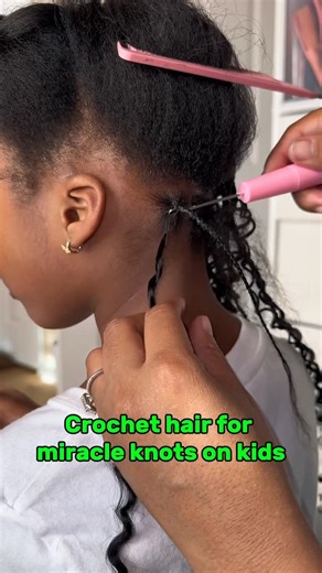 GLUELESS WIG VENDOR! DUTY-FREE CODE: VA20 on Instagram: "🔥 POV: Miracle Knots Hack x Curly Crochet Hair is perfect for little ones! 🌸 Burmese curly 2 packs & 20 inch • Soft, lightweight & gentle on kids' hair • Pre-separated strands make it easy to install • Protective style that’s no tangle & comfortable for all-day wear 🔗 Shop via l!nk on my bi0 (search hair name “ELF7117”) 🙋🏽‍♀️ If can’t find this hair for 0rder please message me~ . . . . . . . . . . . . #naturalhairjourney #crochethair