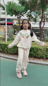 เปลี่ยนบรรยากาศออกมาเต้นนอกบ้านนะคะวันนี้ #เด็กชอบเต้น #cute #kpop #topscordell #fyp