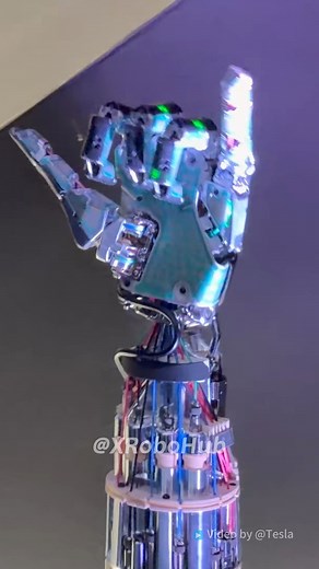 RoboHub on Instagram: "🤖 #optimus New Hand Is Next-Level Human — Forearm Actuators, Finger Precision Like a Surgeon! #tesla #elonmusk"