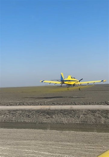 Exploring the AT-502B Crop Duster Aircraft