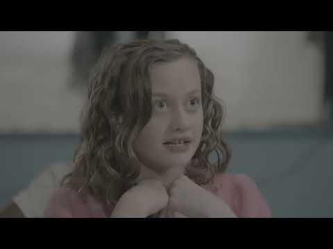 Dub Pro| English to Brazilian Portuguese | Poor Girl Shamed for Halloween Costume