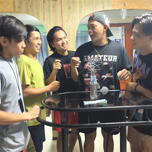 Ilabas ang Ballpen sa Bote ng hindi hinahawakan ang bote challenge hahaha #BalotOfficial #BoteBallpen | BALOT Official