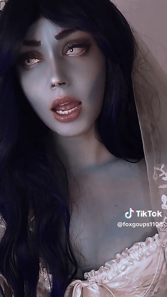 Hopscotch Cosplay: Emily from Corpse Bride