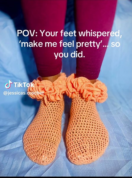 Crochet ruffle socks#crochetrufflesocks #crochet