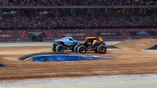 30K views · 470 reactions | JCB takes the racing win in Singapore!! #monsterjam #monstertruck #motorsport #trucks #reels #save #skills #monsterjam2025 | Monster Truck Lord | Facebook
