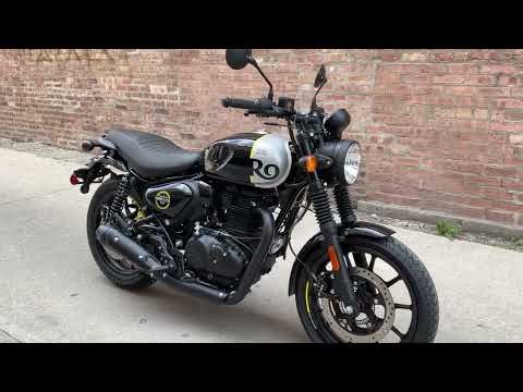 Royal Enfield 2023 Hunter 350 Rebel Black Walkaround