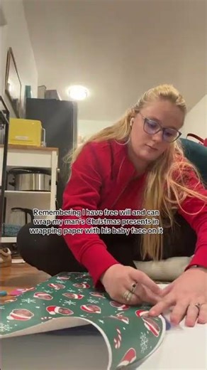 Funny Custom Holiday Gift Wrap 🎄🎁