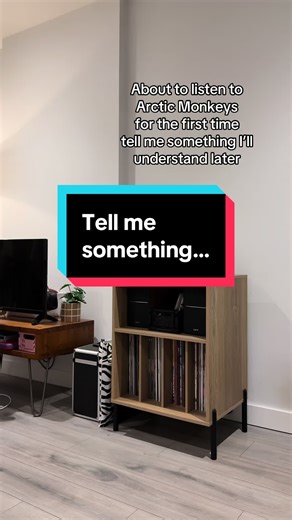 I mean…not really the first time BUT what would you say? #music #arcticmonkeys #alexturner