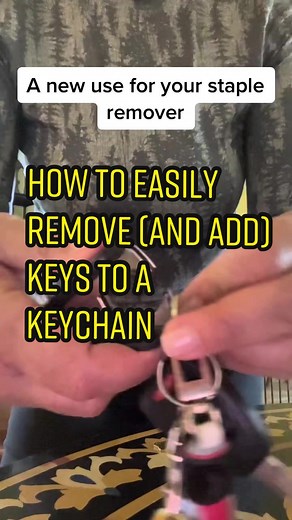 If u you ou need to change a key on your keychain, here’s a way easier way to do it! #lifehacks #hacks #safetykeychains #keys