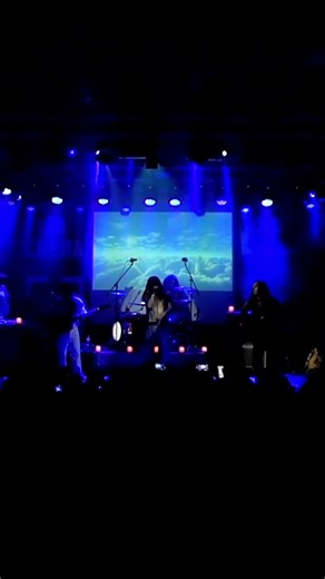 La mejor balada de la historia. Síguenos si eres fan de los Led Zeppelin!