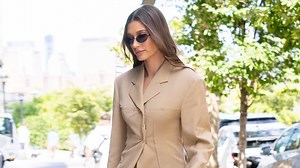Comment porter le tailleur cet automne ? Réponse en 6 looks pointus