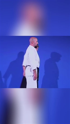 Master Aikido throws with the pivoting exercise. Learn to open your hips and pivot for powerful techniques, especially against multiple attackers. #Aikido #MartialArts #SelfDefense #Training #Pivoting