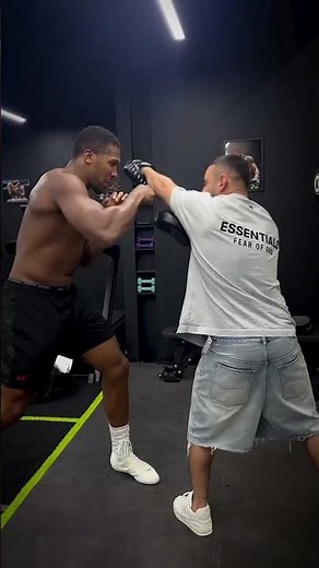 Stiff AJ Looks Sharp For Jake Paul 💨⚡️#anthonyjoshua #jakepaul #JakeJoshua #paulvsjoshua