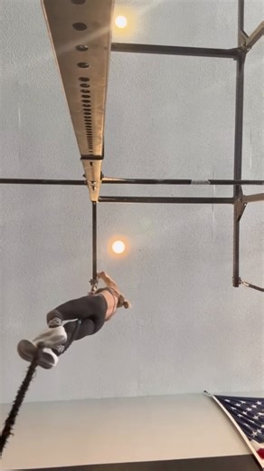 My View with Lara Trump on Instagram: "BTS of what it takes to bring My View to you each week 💪🤣 Happy Monday! Grab a friend & try Lara’s CrossFit partner workout! • 50 wall balls each • 6 rope climbs each • 1000m SkiErg each 👏‼️REPEAT 4x‼️👏"