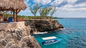 3.7K views · 30 reactions | The beauty of Jamaica is waiting for you and it's just a quick flight away!  https://bit.ly/3Euz4m6 Vous n’avez qu’un vol rapide à prendre, et la beauté de la Jamaïque est à vous!  https://bit.ly/3lZccVu | Sunwing Vacations | Facebook