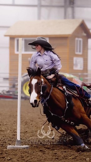 She runs poles as good as she trick rides…😍😍 @🃏Jaycee Lynn🃏 takes the 11-13 poles in 20.509!!! #rodeo #rodeotok #horse #horsesoftiktok #horsesontiktok #polebending #polebender #slowmo #doublecam #sonya7siii #canonr6 #chrisgoodenvisuals