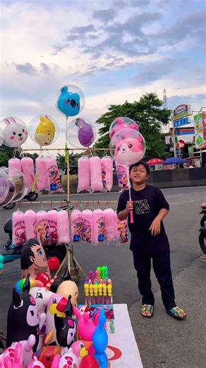 Ambil balon kucing pink dan panda