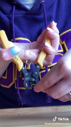 The one step looper is a life saver #celizabethtreasures #happypandasquad #craftingonmycouch #saletimeonetsy #jewelryhowto #onesteplooper #shopsmallus