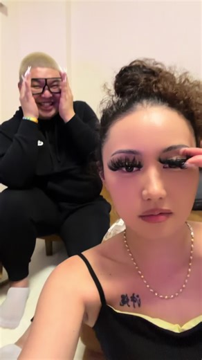 お互いのツケマを付けた結果の反応🤣