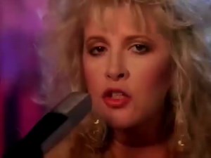 268K views · 14K reactions | SEVEN WONDERS - FLEETWOOD MAC Canción de 1987 de la banda británico estadounidense Fleetwood Mac. Escrita por Sandy Stewart y Stevie Nicks para el álbum Tango In The Night y lanzada como sencillo junto al tema Book Of Miracles. Llegó al número 19 en Estados Unidos. | The songs of my life | Facebook
