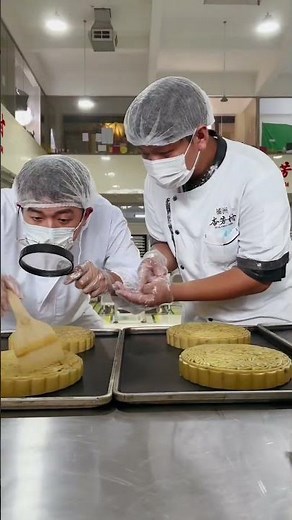 The romance of Chinese baking! Exquisitely crafted traditional mooncakes.#India