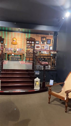 The Mariner may look like an old theater but inside you’ll find something totally unexpected-4 unique shops filled with style, charm and one-of-a-kind finds. #marinecity #shoplocal #themariner | The Mariner