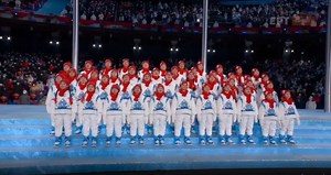 Chinese children choir sing Olympic Anthem in Greek in Beijing Closing Ceremony (video) - ProtoThema English