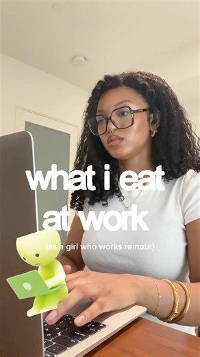 what i eat while working a 9-5 remote job🥗#aesthetic #wieiad #remotejob #shorts #lunchideas