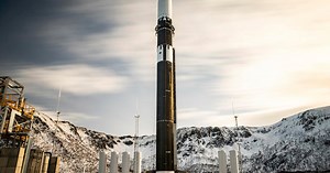 Rocket crashes seconds after launch