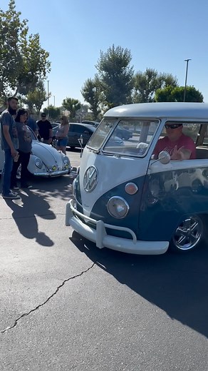 1.9K views · 407 reactions | This bus sounding  (Can we please keep the chatter down in the back, so we can listen to the revving‼️) #socalvwscene Owner: @gotthelifevwstyle | Mid-Life VW Crewzers | Facebook