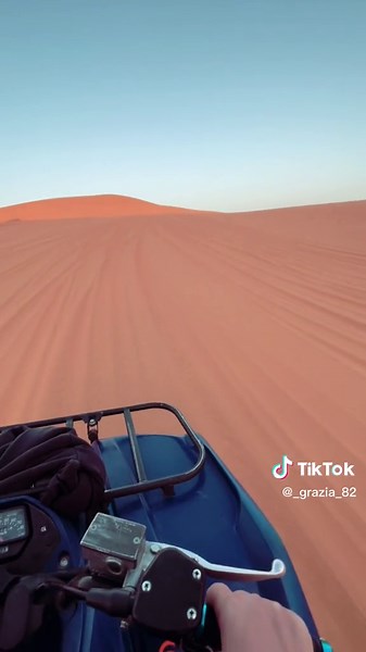 Quad nel Deserto: Un'Avventura all'Alba in Marocco