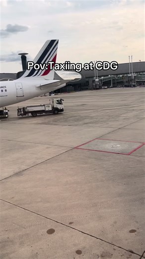 Taxiing at CDG Airport: A320 Experience