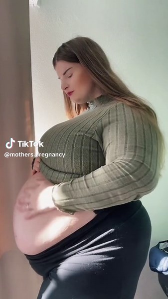 #pregnant #bigbelly #pregnantbelly #pregnantmama #belly #pregnanttiktok #bellytransformation #enceinte #big #babymovements #bellyfat #belly #pregnantproblems #pregnantlife #viral #fyp #fypシ