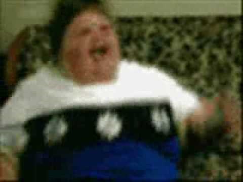 Fat girl dancing to peanutbutter jelly time