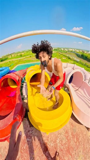 bella ciao waterpark parkour pov😂#parkourfreerun #parkourlife #parkour #playground #shortlife