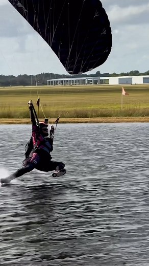 50K views · 2K reactions | When you nail your carving set up in 25 knot uppers  #boomeranglazygirl  via Jeannie Bartholomew #freestyle #canopypilot #flysexy #swoop #competition Performance Designs #peregrine #whatwelove UPT #alwaysinnovating CYPRES SSK Industries, Inc. #safety Cookie Helmets #flycookie #theskyisourplayground #skydivemag | Skydive Mag | Facebook