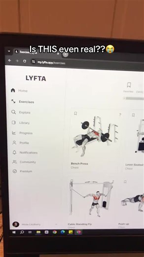 This app organizes my workouts really well, so I stay on track easily.