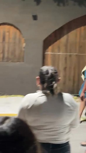 328K views · 5.2K reactions | En estos mentos personas afectadas tiran la puerta del crematorio de animales. #Chetumal | Periodismo Urbano Alexander Dorado | Facebook