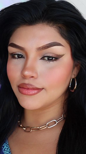 Expert Makeup Application Techniques for Stunning Eyes