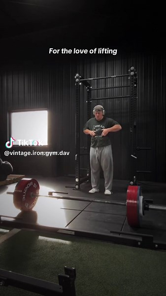 Vintage Iron Gym Davenport (@vintage.iron.gym.dav)’s videos with original sound - ꜰɪɪʀᴍᴇᴏʟᴅɪᴇꜱᥫ᭡
