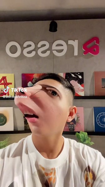 Ngerjain orang yg lagi di interview orang TikTok 🤣🤣🤣 #AdiSyahreza #vidhia_r #thesabronfamily #AdiLovers #ViralDiTikTok #fyp