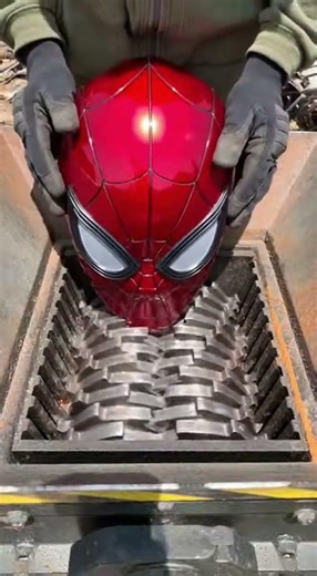 Spider mask Into shredding machine #shredder #shredder #machine