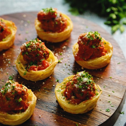 Spaghetti and Meatball Cupcakes