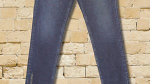 👖💥 Denim DIY: Elevate Your Denim with the Thread Interlocking Technique! 💥👖 In this exciting tutorial, we'll show you how to transform ordinary jeans into a fashion-forward masterpiece. Learn the interlocking technique and take your fashion game to new heights. Follow our step-by-step guide to weave magic into your denim, creating eye-catching patterns that will turn heads wherever you go. 🧵✨ #DenimDIY #InterlockingTechnique #FashionRevamp #UnleashYourStyle | US Group