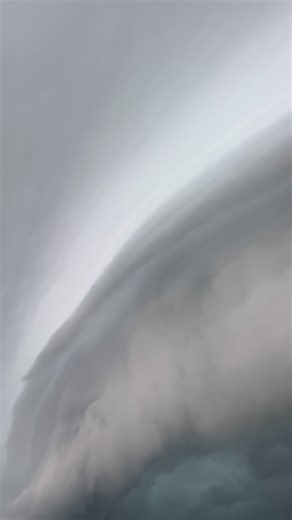 Storms over Miramar Beach, Destin, FL today. (Sunday June 18) That is a shelf cloud on the leading edge of the thunderstorm. : Ray S. | Meteorologist Ashley Gann | Facebook