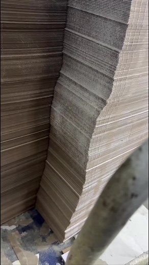 Using environmentally friendly materials and integrating sustainable concepts, our gift box packaging is not only beautiful, but also helps green environmental protection, making your brand more socially responsible. #packaging #factory #package #giftbox #packagingbox #giftboxes #foldingbox #luxurypackaging #customized #foodbox #packagingfactory