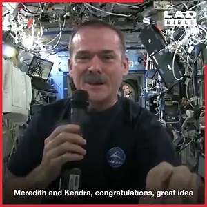 From trying to wash your hair to testing dizziness, these are the coolest experiments to have taken place in space 😳😳 | LADbible