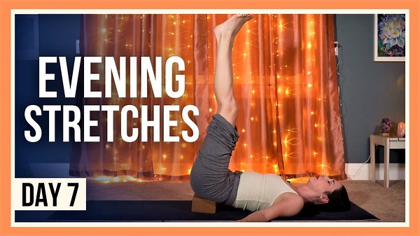 15-Min Evening Yoga Stretches – Day #7 | Bedtime Yoga for Beginners 🌙🧘‍♀️